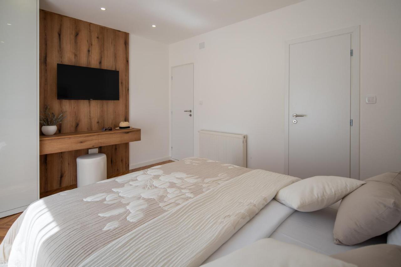 Garden Apartment Pakoštane Eksteriør bilde